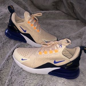 SOLD Nike AirMax premium 270 size 5 women’s